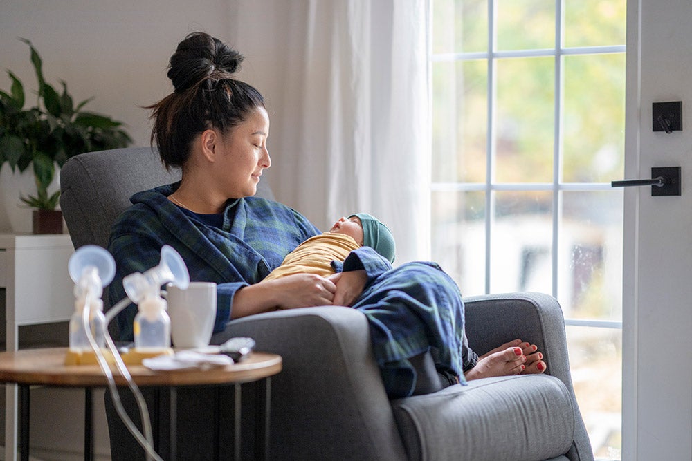 媽媽擠母乳時間可搭配寶寶喝母乳的頻率做調整,每次擠奶時間掌握在15~20分鐘左右。