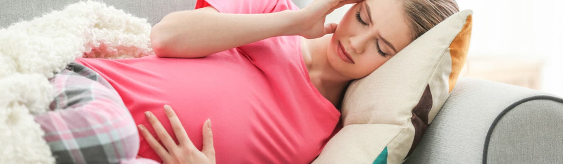孕婦頭痛如何緩解？喝水熱敷多休息